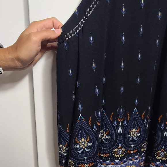 CUTE SLEEVELESS TOP - Picture 3 of 5